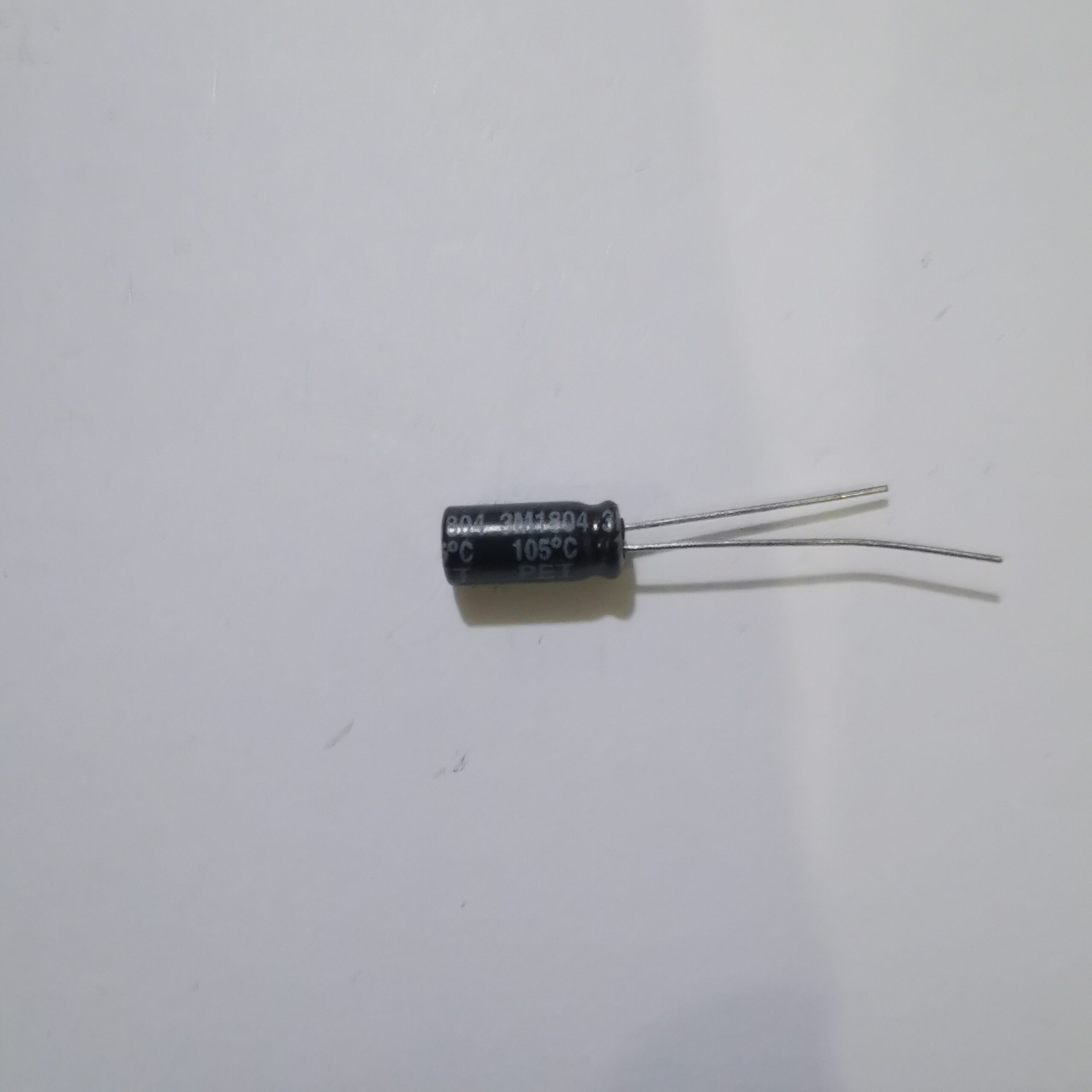 oznorWO Capacitor 35V 47uF - الصورة 1